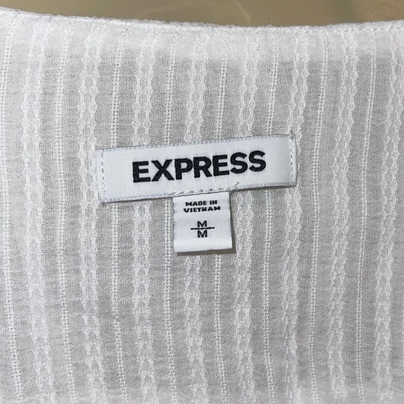 Express textures ruffle button front crop top long sleeve size Medium - Picture 3 of 5